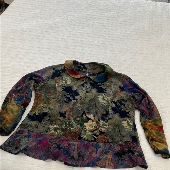 Multicolor Long Sleeve Top - Picture 2 of 9